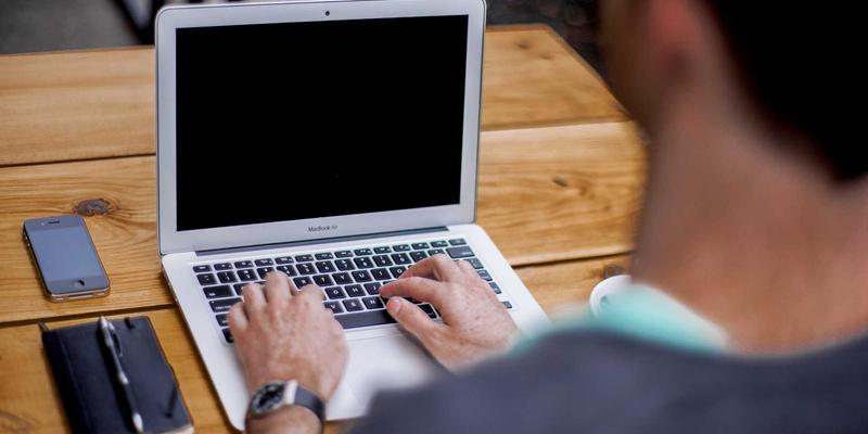 工业互联网的“神经中枢”：TSN协议实战部署与同步调度深度解析